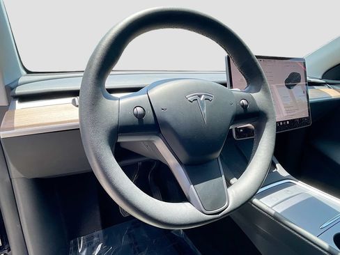 Used 2023 Tesla Model Y Long Range AWD/4WD image 10