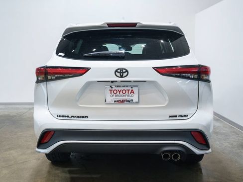 Used 2022 Toyota Highlander XSE AWD/4WD image 8