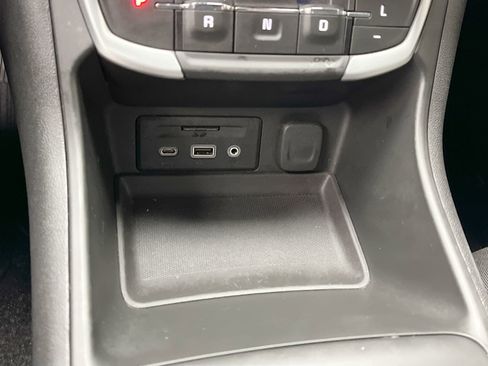 Used 2022 GMC Terrain SLE w/ Driver Convenience Package image 23