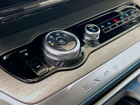 New 2026 Ford Expedition Max Platinum w/ Driver's Package AWD/4WD image 10
