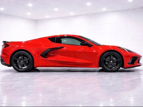 Used 2021 Chevrolet Corvette Stingray Preferred Cpe w/ Z51 Performance Package RWD image 6