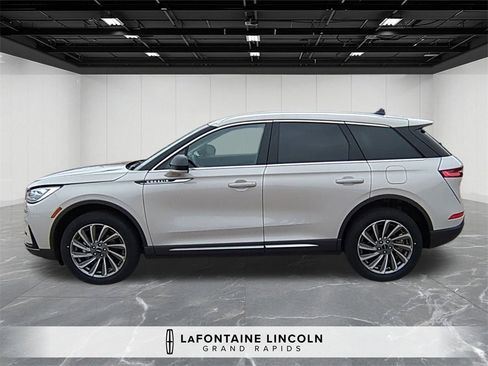 Certified 2023 Lincoln Corsair Reserve image 3