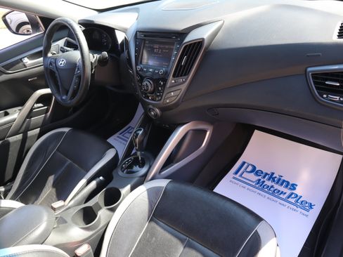 Used 2013 Hyundai Veloster Turbo FWD image 27
