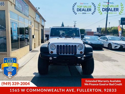 Used 2013 Jeep Wrangler Unlimited Sport image 3
