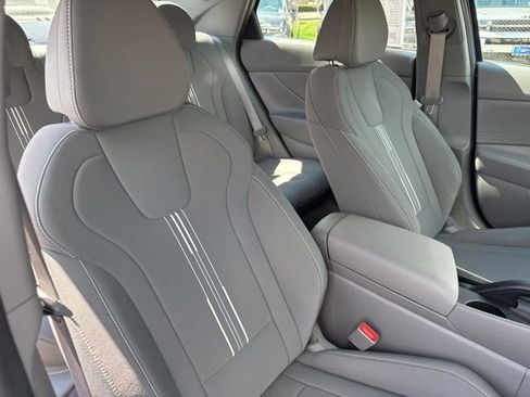Used 2023 Hyundai Elantra SEL w/ Cargo Package image 27