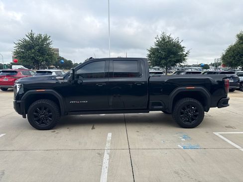 Used 2024 GMC Sierra 2500 AT4 w/ AT4 Premium Plus Package AWD/4WD image 3