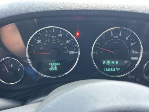 Used 2015 Jeep Wrangler Unlimited Rubicon w/ Connectivity Group AWD/4WD image 32