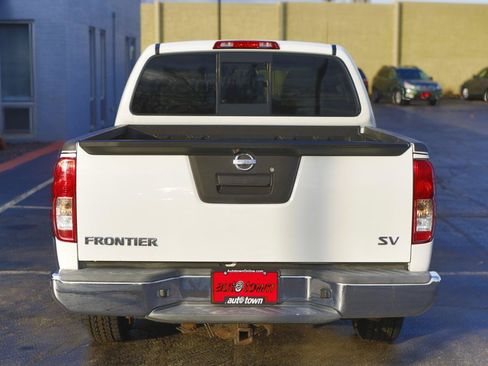 Used 2016 Nissan Frontier SV RWD image 17