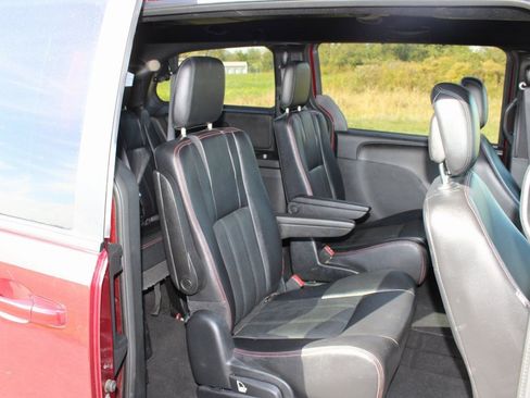 Used 2019 Dodge Grand Caravan GT image 25