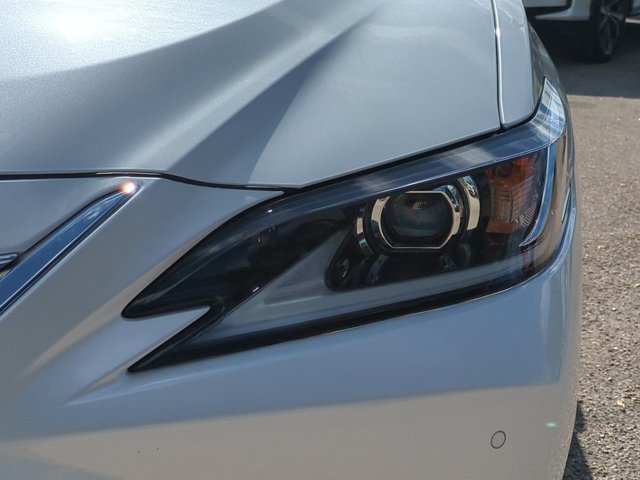 Used 2025 Lexus ES 350 w/ Premium Package FWD image 10