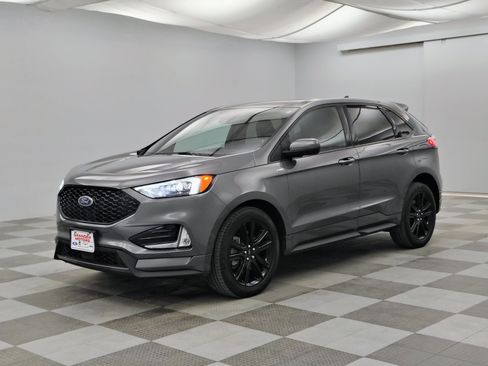 Used 2022 Ford Edge ST-Line w/ Class II Trailer Tow Package AWD/4WD image 6