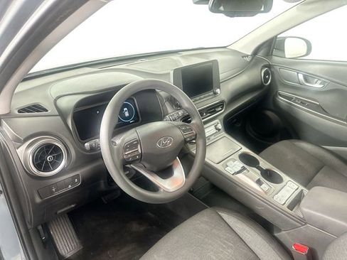 Used 2023 Hyundai Kona SE image 19