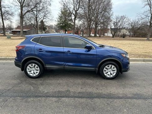 Used 2020 Nissan Rogue Sport S image 27