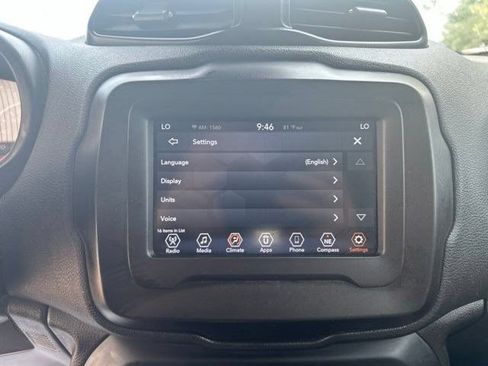 Used 2020 Jeep Renegade Latitude FWD image 23
