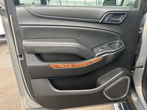 Used 2017 Chevrolet Suburban Premier image 33