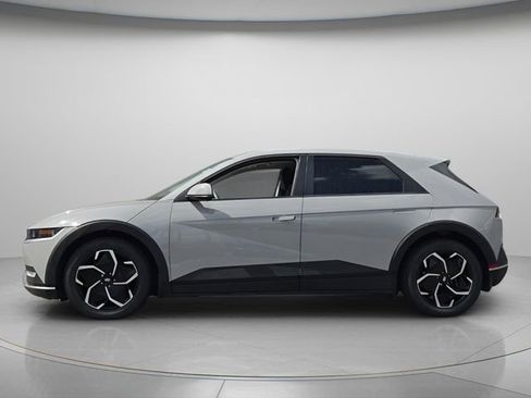 Certified 2024 Hyundai Ioniq 5 SEL image 3