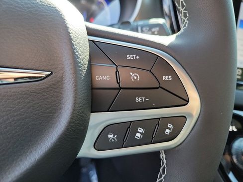 New 2025 Chrysler Voyager LX image 5