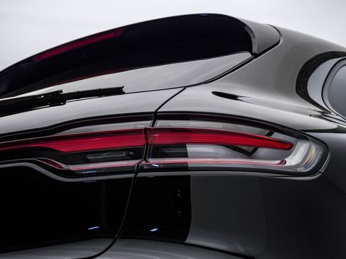 New 2026 Porsche Macan image 13