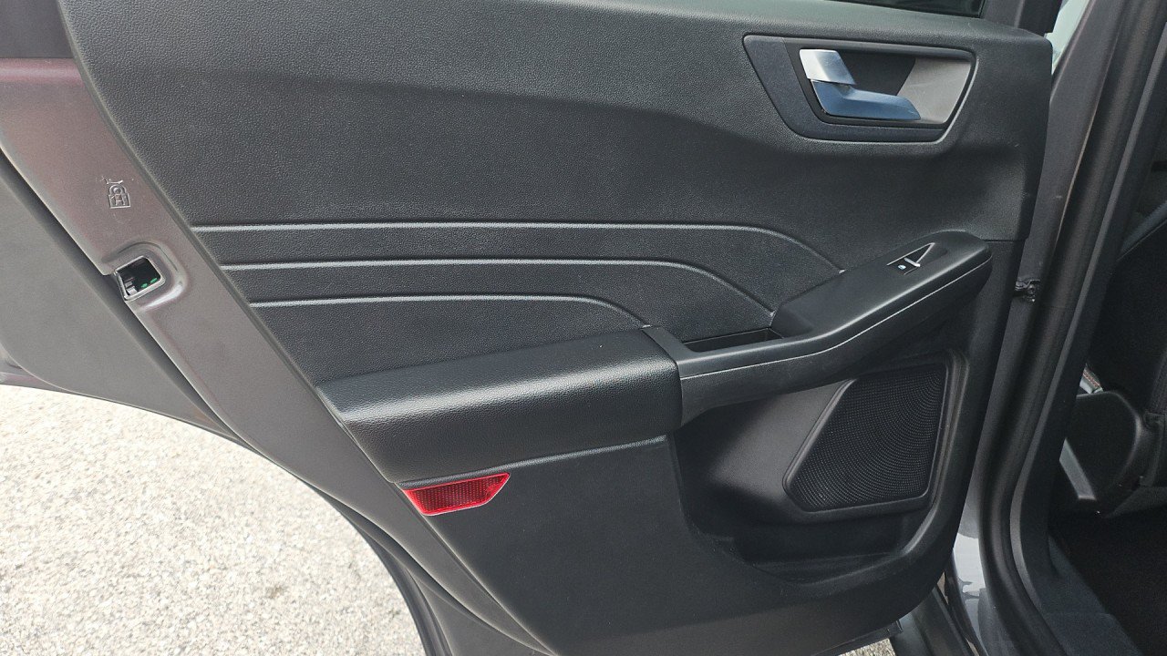 Used 2023 Ford Escape ST-Line FWD image 14