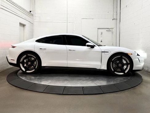 Used 2022 Porsche Taycan 4S AWD/4WD image 8