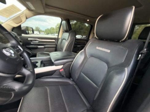 Used 2019 RAM 1500 Laramie AWD/4WD image 16