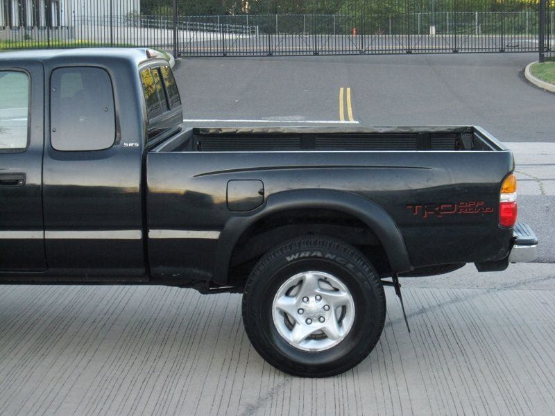 Used 2003 Toyota Tacoma 4x4 Xtracab V6 w/ SR5 Pkg image 8