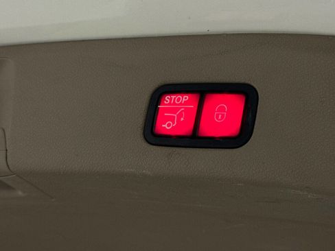 Used 2015 Mercedes-Benz GL 320 GL 350 BlueTEC AWD 4MATIC 4dr image 35