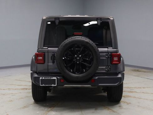 Used 2025 Jeep Wrangler Unlimited Sahara image 10