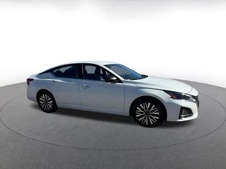 Used 2025 Nissan Altima 2.5 SV video 2