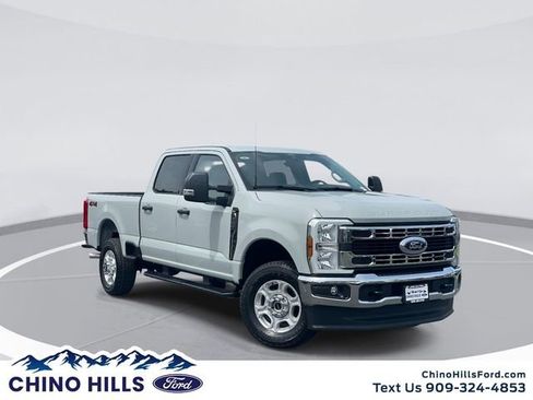 New 2026 Ford F250 4x4 Crew Cab Super Duty image 1