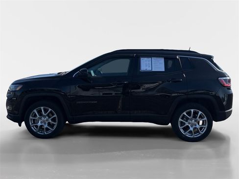 Used 2022 Jeep Compass Latitude image 7
