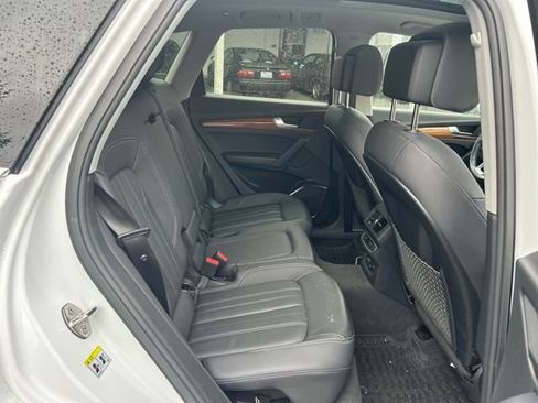 Used 2023 Audi Q5 2.0T Premium w/ Convenience Package image 22