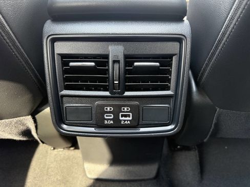 Used 2025 Subaru Forester Premium image 25