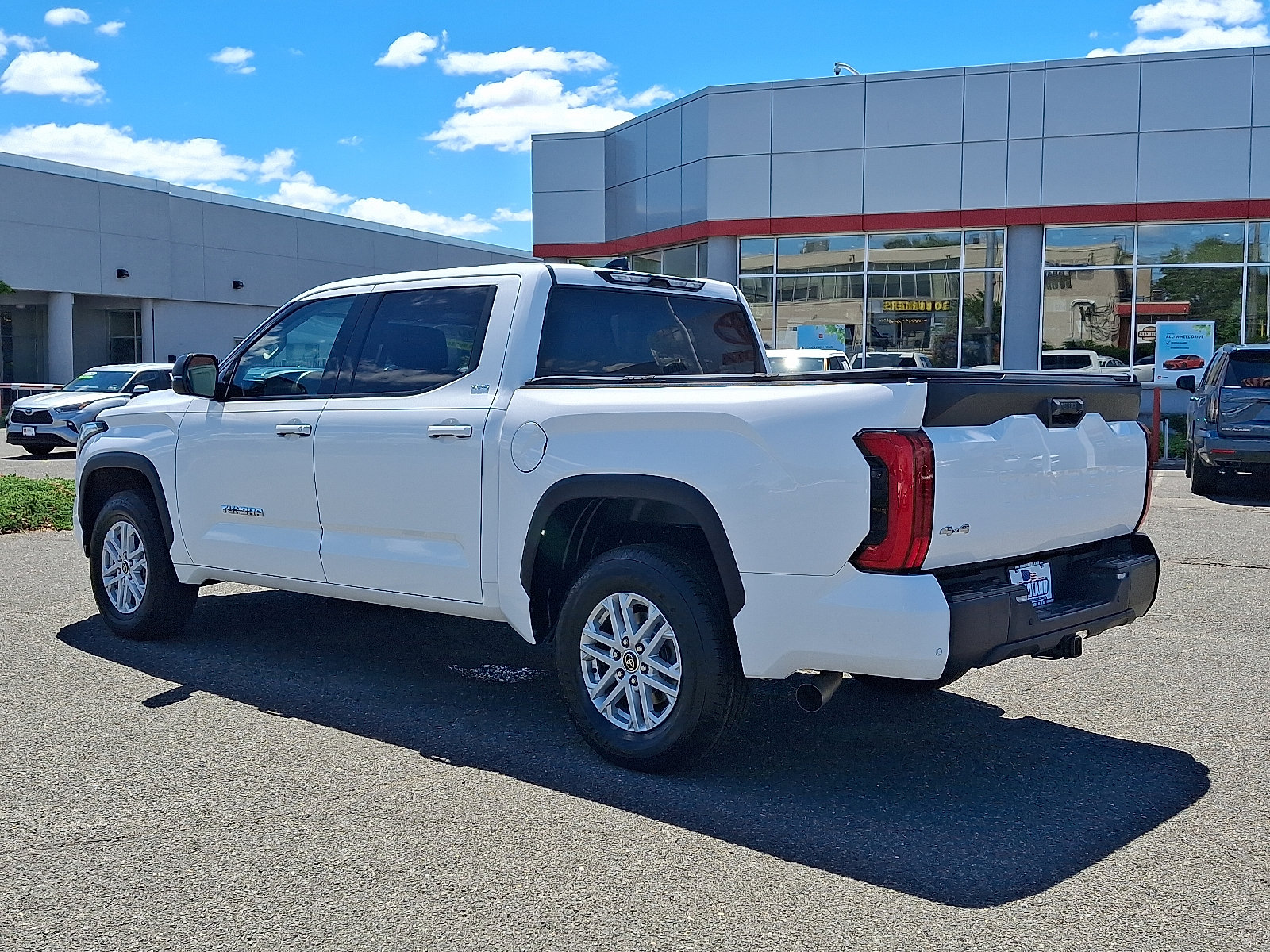 Used 2023 Toyota Tundra SR5 w/ SR5 Premium Package AWD/4WD image 5
