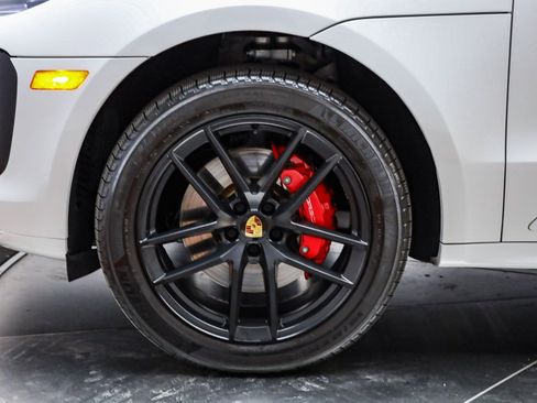 Used 2022 Porsche Macan S image 10