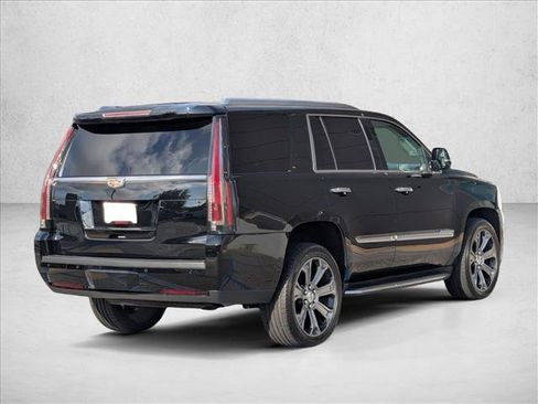 Used 2016 Cadillac Escalade Luxury AWD/4WD image 6