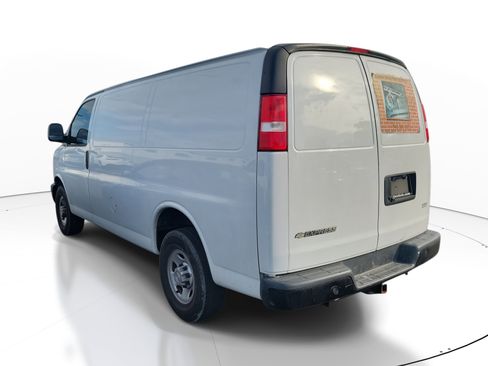 Used 2021 Chevrolet Express 2500 w/ Driver Convenience Package image 7