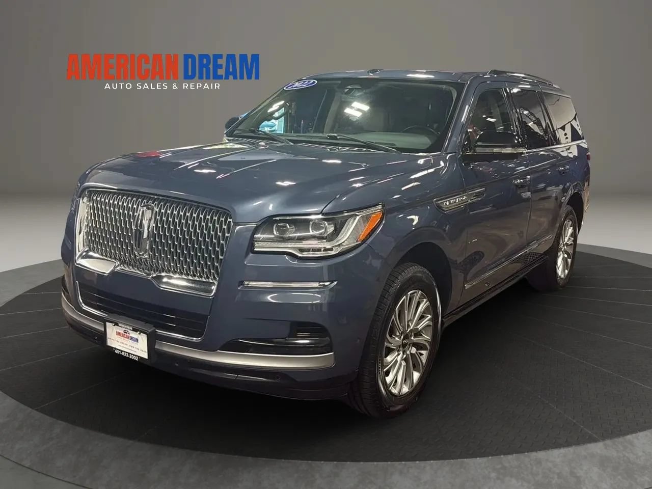 Used 2022 Lincoln Navigator 4WD image 1