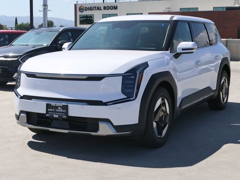 New 2026 Kia EV9 Light image 7