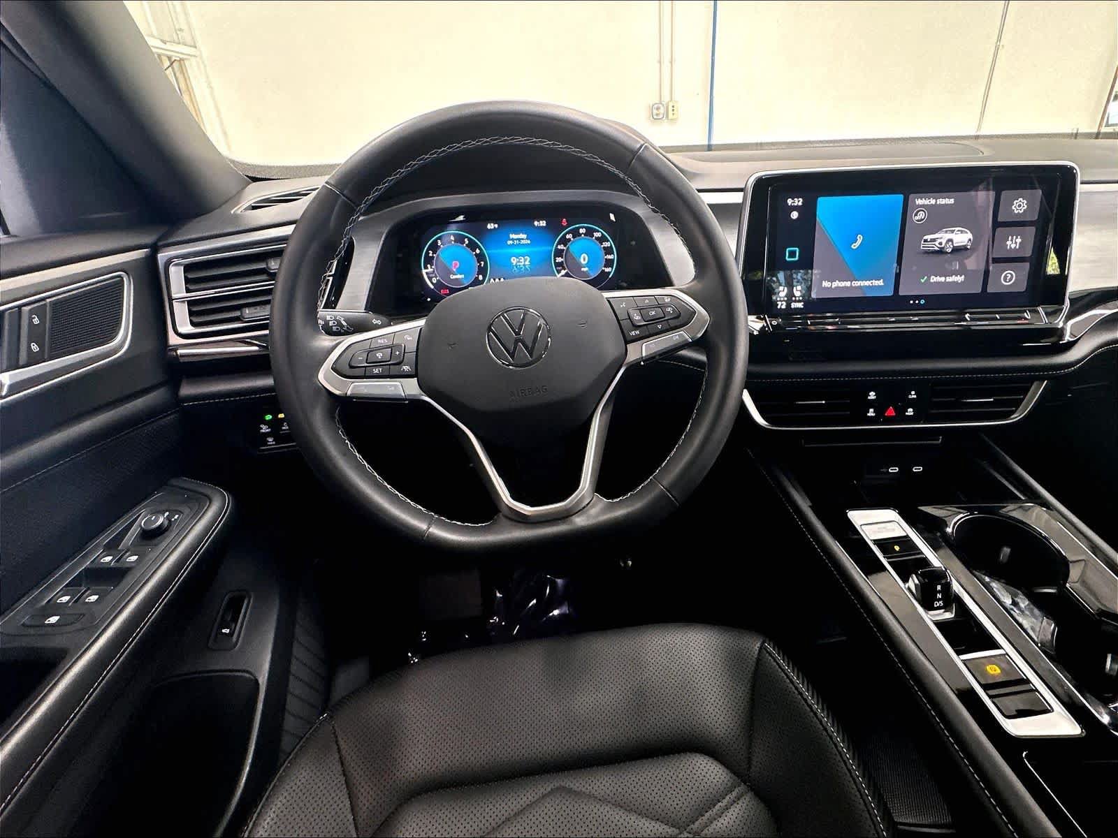 Used 2024 Volkswagen Atlas Cross Sport SE w/ Panoramic Sunroof Package AWD/4WD image 11