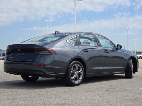 Used 2023 Honda Accord EX image 17