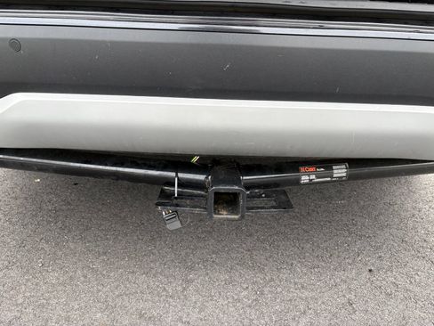 Used 2022 Kia Carnival LX FWD image 32