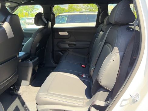 Used 2027 Kia Telluride LX FWD image 24