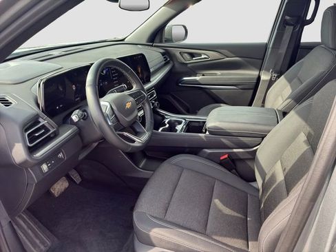 Used 2024 Chevrolet Traverse LS image 12