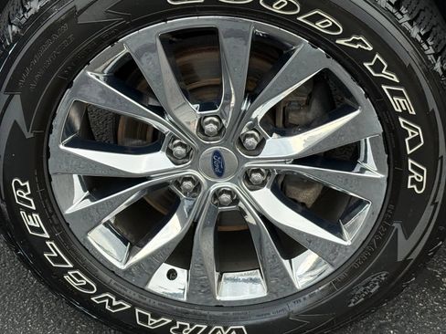 Used 2017 Ford F150 Lariat w/ Equipment Group 501A Mid AWD/4WD image 10