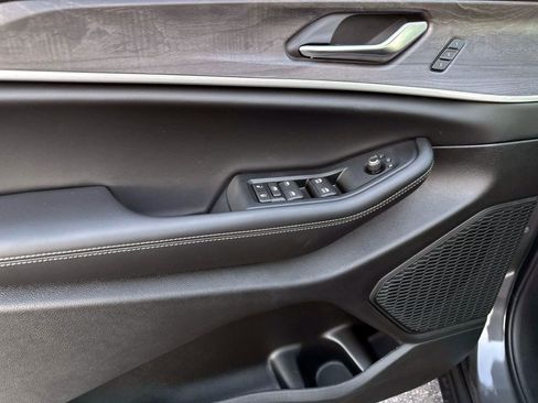 New 2025 Jeep Grand Cherokee Limited image 7