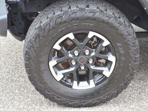 Used 2025 Jeep Wrangler Unlimited Rubicon AWD/4WD image 13