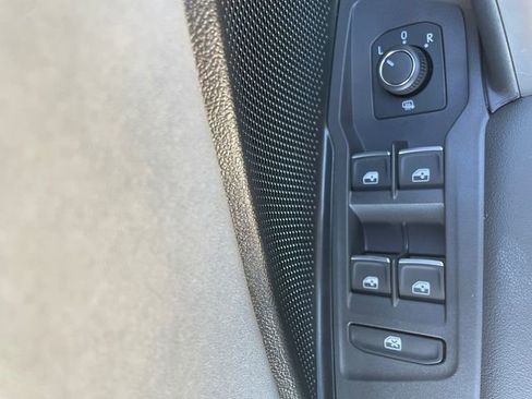 New 2025 Volkswagen Tiguan SE image 16