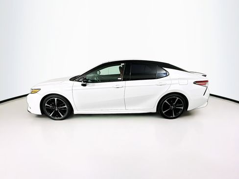 Used 2018 Toyota Camry XSE FWD image 4
