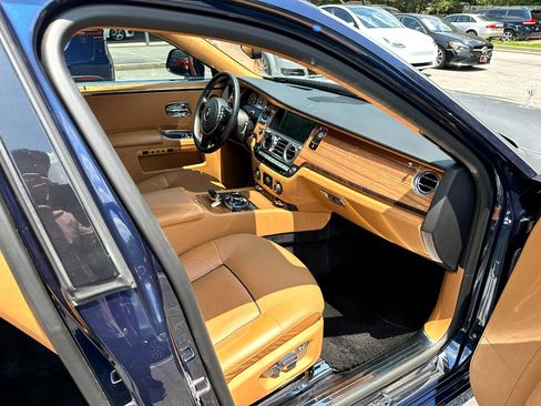 Used 2014 Rolls-Royce Ghost image 14